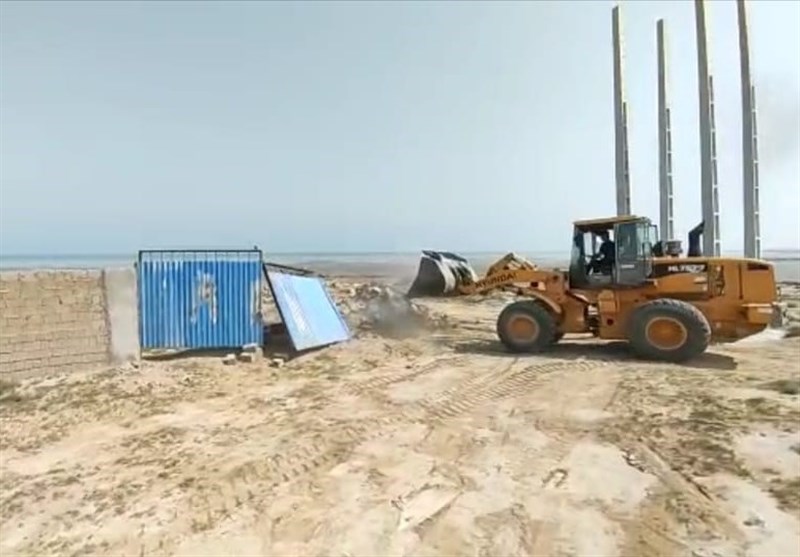 نخستین رفع تصرف بخش خصوصی در ساحل غربی بندرعباس/ بازگشایی ۵ معبر دسترسی برای مردم