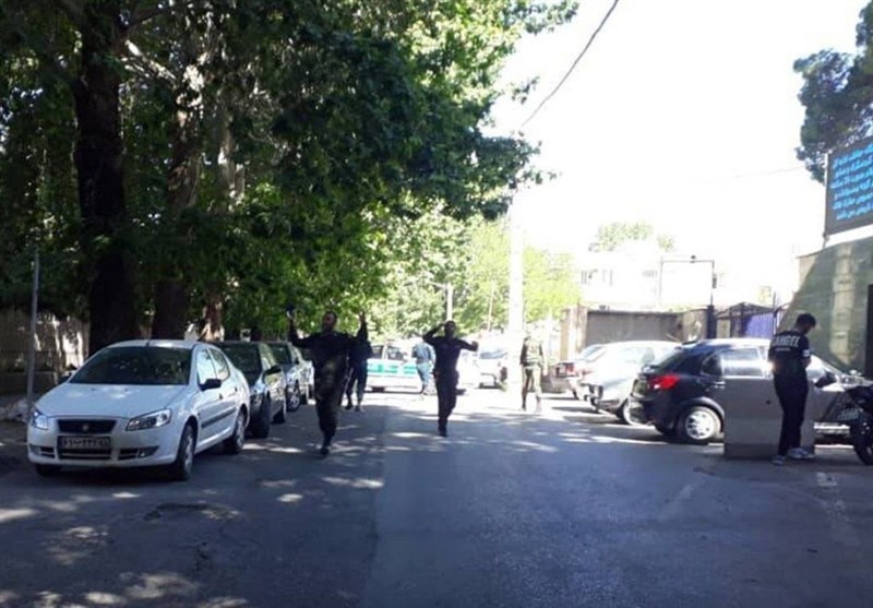 گروگانگیری در یکی از ادارات استان ایلام/ متهم ۳ نفر را کشت و ‌۵ نفر دیگر را زخمی کرد/ گرو‌گانگیر دست به خودکشی زد فیلم