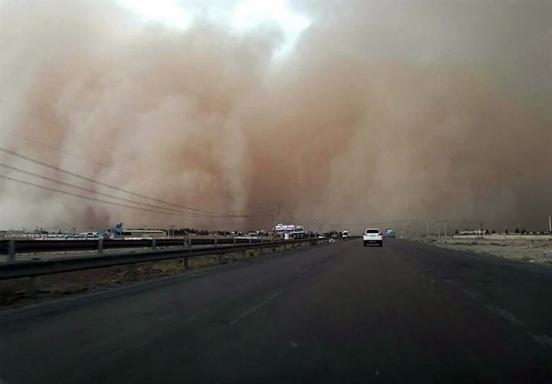 هواشناسی ایران ۱۴۰۱/۰۳/۱۱؛ هشدار وقوع طوفان شن و خسارت به کشاورزان