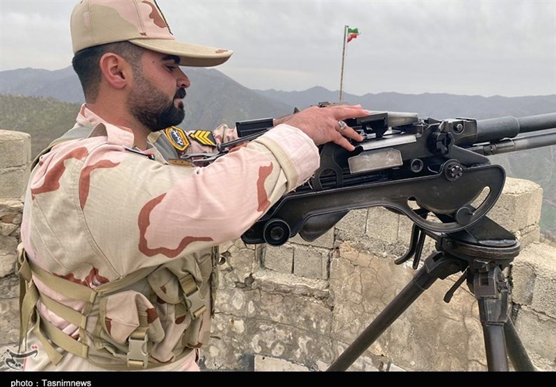 شهادت ۲ مرزبان در درگیری با گروهک تروریستی/ مقادیر قابل‌توجهی سلاح و مهمات کشف شد
