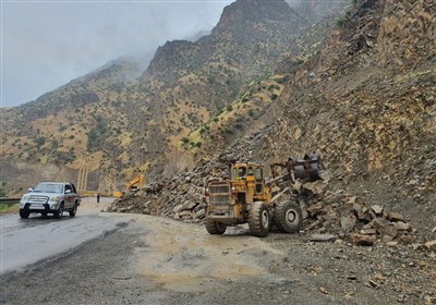 ریزش کوه در محور هراز/ وقوع سیل در حوزه مازندران/ ۴ کوهنورد گرفتار در ارتفاعات کلوگان نجات یافتند