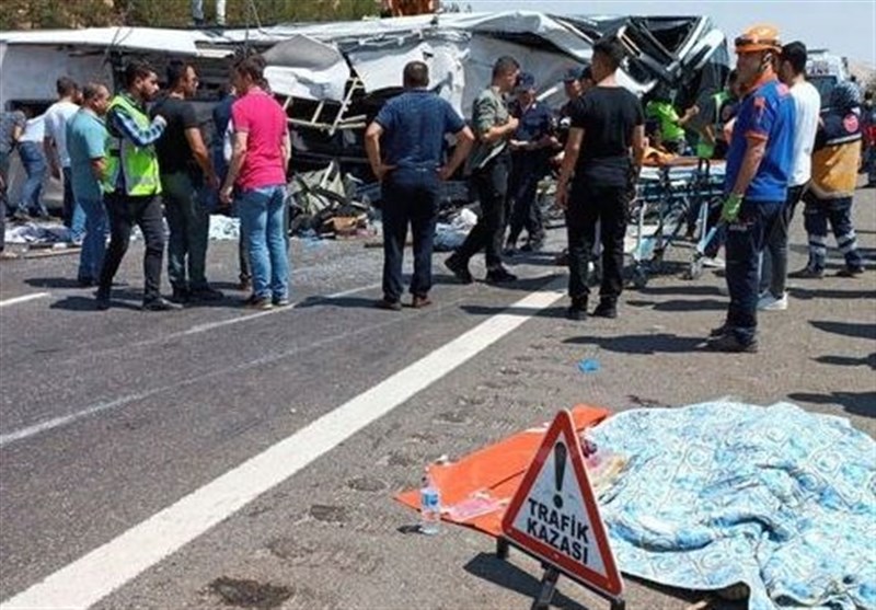 ۱۶ کشته در برخورد اتوبوس با تیم اورژانس در ترکیه