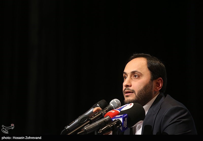 توضیحات سخنگوی دولت درباره اظهاراتش در مورد علی کریمی