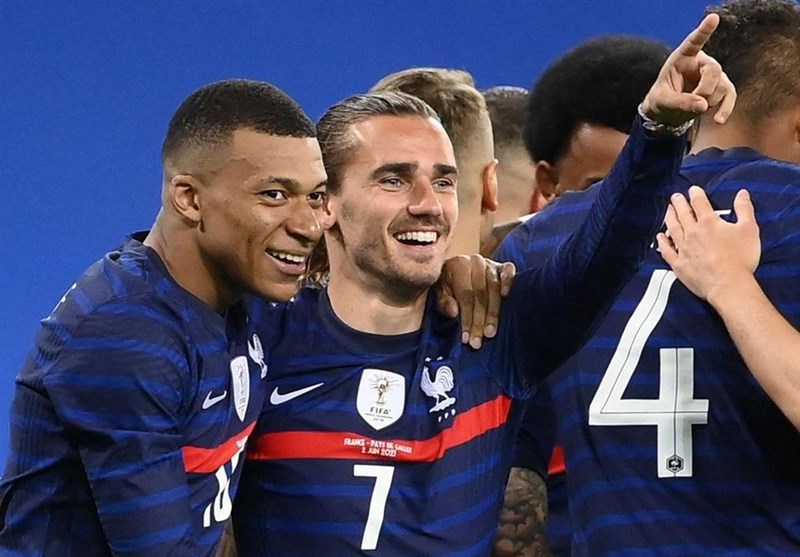 فینال جام جهانی قطر| فرانسوی‌ها اسم آرژانتین را از ایستگاه مترو برداشتند عکس