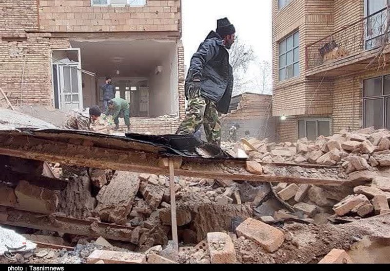 تخریب کامل ۲۱۲۰ منزل در زلزله خوی/ اختصاص ۳۰میلیون تومان کمک بلاعوض برای هر خانواده