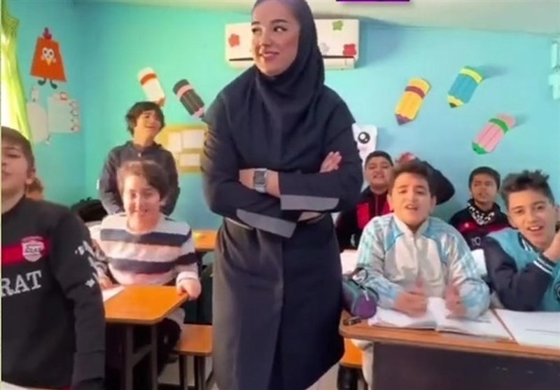 معلم قائمشهری به مدرسه بازگشت/ خانم معلم عذرخواهی کرد فیلم