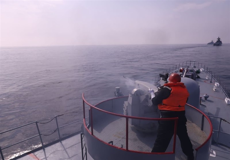 رزمایش امنیت دریایی ۲۰۲۳|تیراندازی ناوهای ایران، چین و روسیه به سمت اهداف دریایی