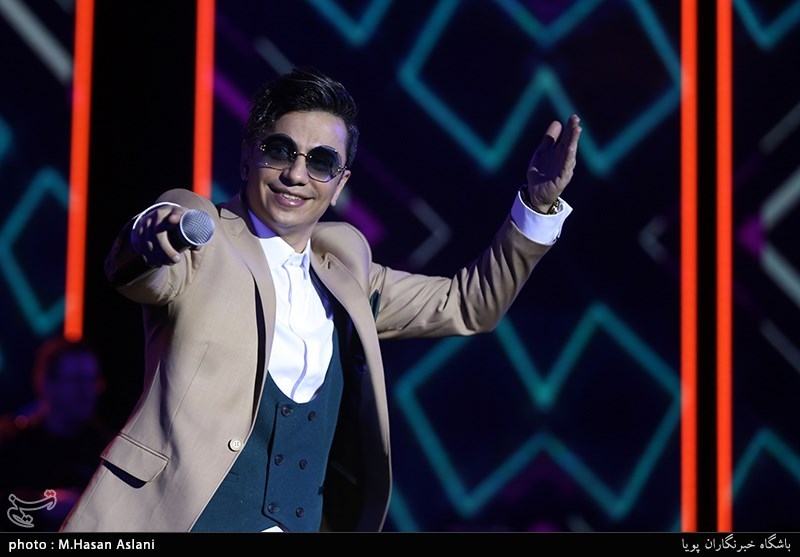 کنسرت محسن ابراهیم‌زاده باز هم حاشیه‌ساز شد/ مخاطبان ناراضی می‌توانند پولشان را پس بگیرند