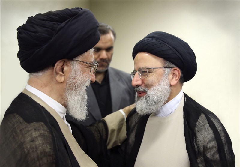 امام خامنه‌ای: امیدواریم رئیس جمهور به آغوش ملت برگردند
